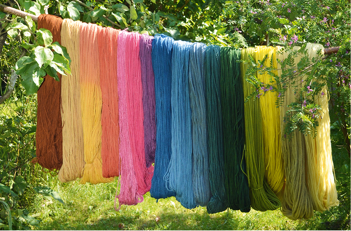 What are the different dyeing methods?