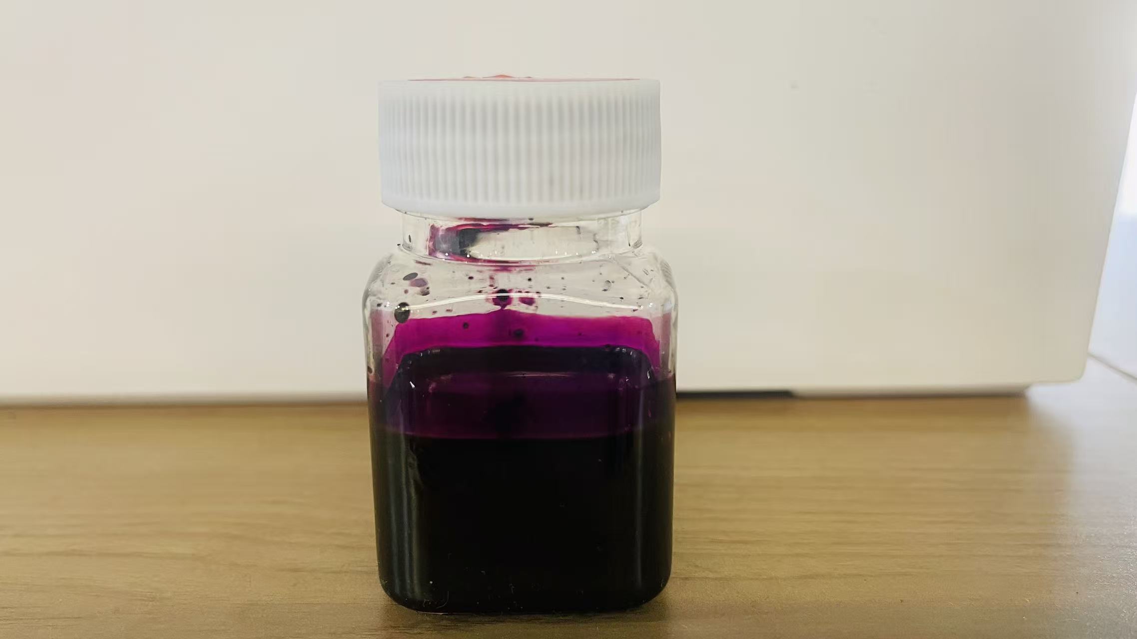 Potassium permanganate neutralizer Sylic F579